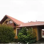 2 Apartment, Hriadky, Apartamento *