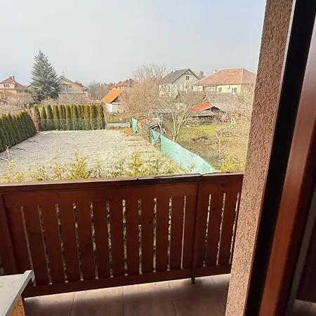 Apartman 2 Apartment, Hriadky, *