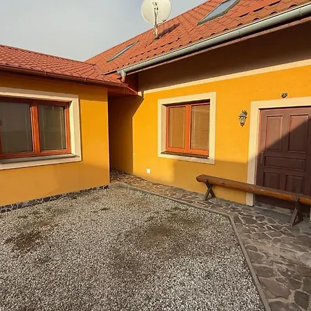 2 Apartment, Hriadky, Appartamento *