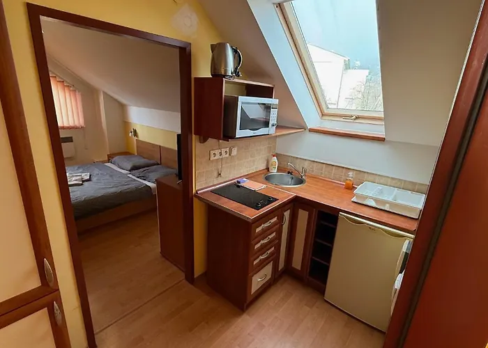 דירה 2 Apartment, Hriadky,